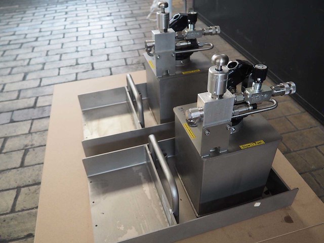 Hydro vasli - rvs hydraulische handpomp (2x) - afbeelding 2 van  5