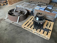 Hydromotor en v-riem poelie - afbeelding 1 van  7