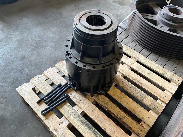 Hydromotor en v-riem poelie - afbeelding 4 van  7