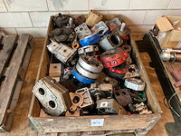 Hydropompen + aandrijflijn delen - afbeelding 1 van  8