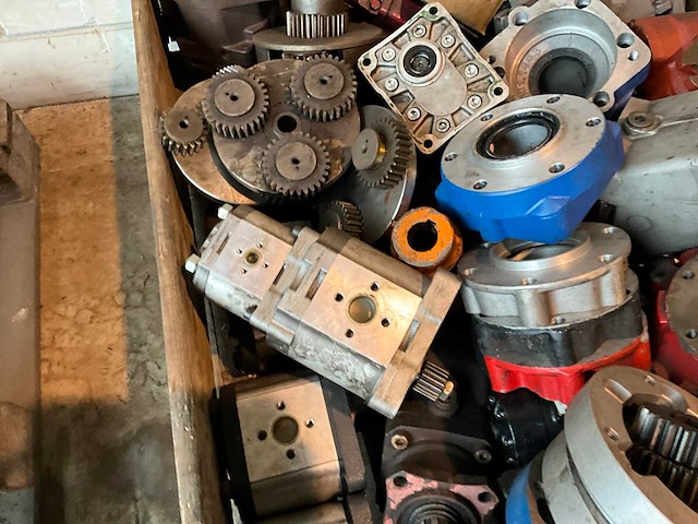 Hydropompen + aandrijflijn delen - afbeelding 5 van  8