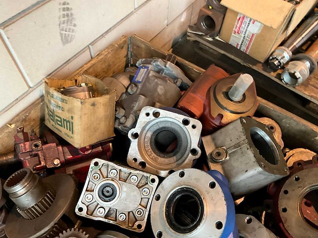 Hydropompen + aandrijflijn delen - afbeelding 7 van  8