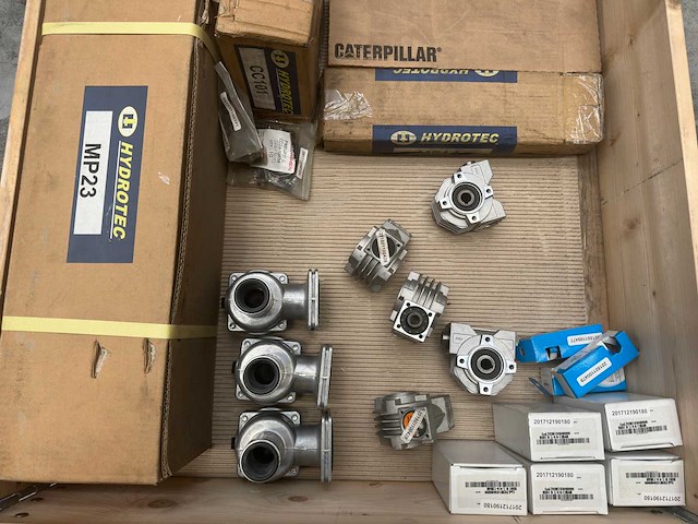 Hydrotec, legris, caterpillar - partij hydraulische componenten & koppelingen - afbeelding 2 van  8