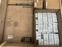 Hydrotec, legris, caterpillar - partij hydraulische componenten & koppelingen - afbeelding 3 van  8