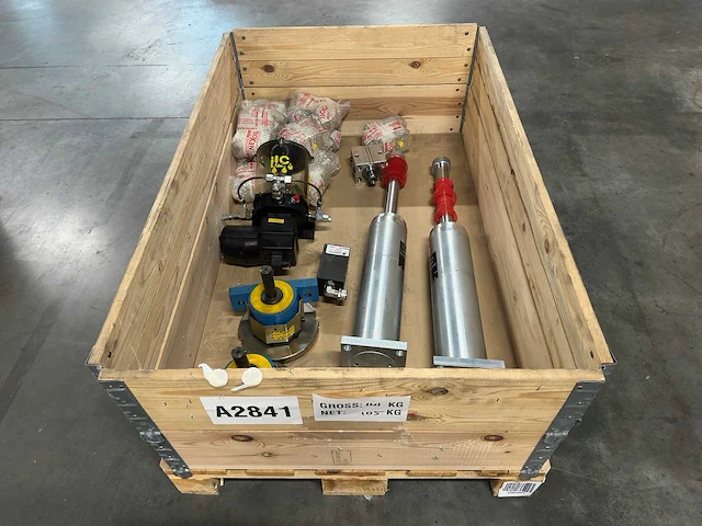 Hydroven - partij pneumatische/hydraulische actuatoren, cilinders en smeercomponenten - afbeelding 1 van  8