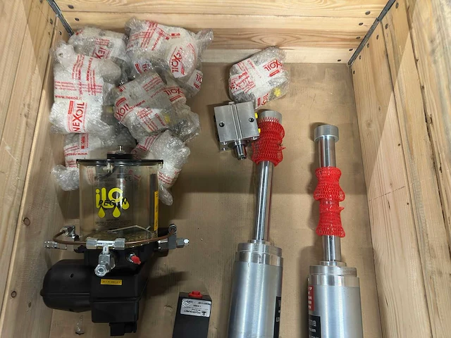 Hydroven - partij pneumatische/hydraulische actuatoren, cilinders en smeercomponenten - afbeelding 6 van  8