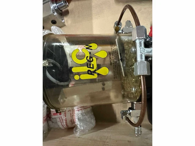 Hydroven - partij pneumatische/hydraulische actuatoren, cilinders en smeercomponenten - afbeelding 7 van  8
