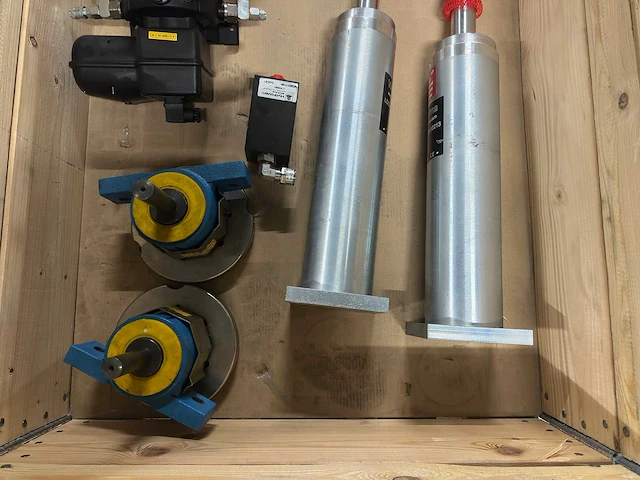 Hydroven - partij pneumatische/hydraulische actuatoren, cilinders en smeercomponenten - afbeelding 2 van  8
