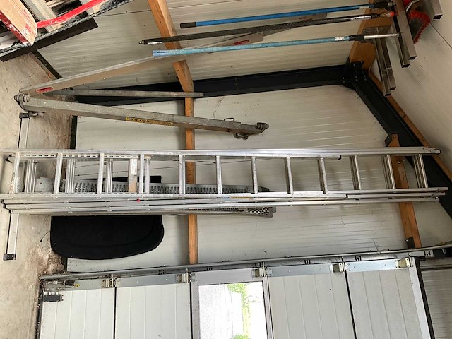 Hymer ladder en divers - afbeelding 1 van  7