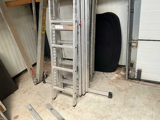 Hymer ladder en divers - afbeelding 3 van  7