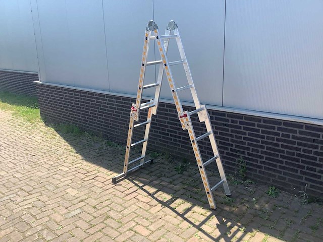 Hymer vouwladder - afbeelding 1 van  8