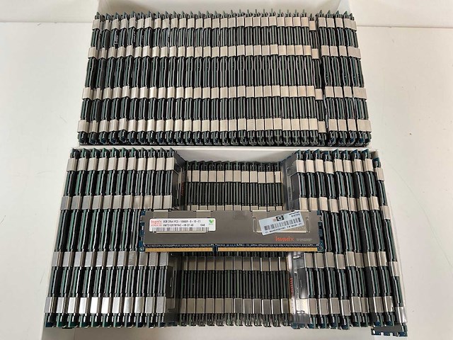 Hynix (hmt31gr7bfr4c-h9) 8gb 2rx4, pc3-10600r rams (115x) - afbeelding 1 van  6