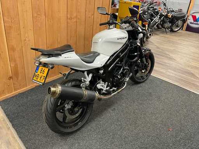 Hyosung tour gt 650 motorfiets - afbeelding 10 van  16