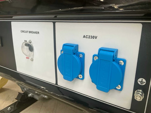 Hyperpower hp3500 stroomgenerator (3x) - afbeelding 9 van  11
