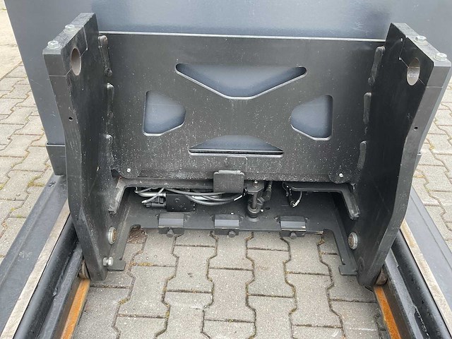 Hyster r2.ohd reach truck - afbeelding 23 van  36