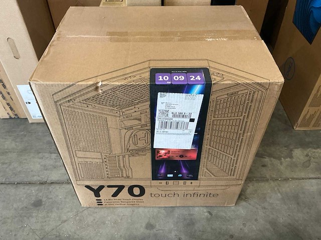 Hyte y70 touch infinite - afbeelding 1 van  2