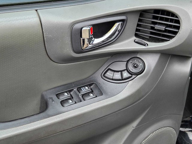 Hyundai - 2004 - santa fe - 2.0i-16v dyn. motion - 31-pr-lv - afbeelding 9 van  22