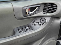 Hyundai - 2004 - santa fe - 2.0i-16v dyn. motion - 31-pr-lv - afbeelding 9 van  22