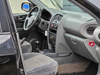 Hyundai - 2004 - santa fe - 2.0i-16v dyn. motion - 31-pr-lv - afbeelding 11 van  22
