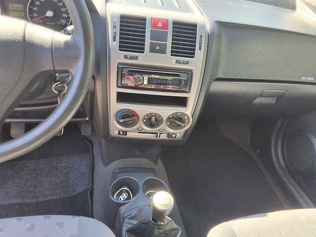 Hyundai - 2005 - getz - 1.3i active cool - personenauto - afbeelding 3 van  10