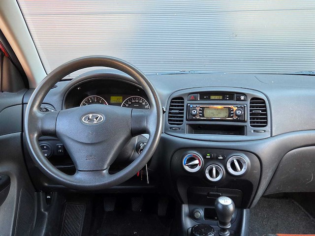 Hyundai - 2007 - accent - 1.4i first ed. - personenauto - 94-tv-jk - afbeelding 3 van  21
