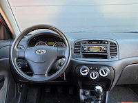 Hyundai - 2007 - accent - 1.4i first ed. - personenauto - 94-tv-jk - afbeelding 3 van  21