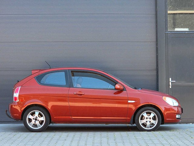 Hyundai - 2007 - accent - 1.4i first ed. - personenauto - 94-tv-jk - afbeelding 16 van  21
