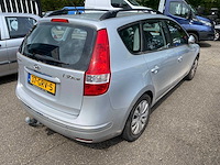 Hyundai - 2008 - i30 cw - 1.6i style - 37-grv-5 - afbeelding 5 van  8