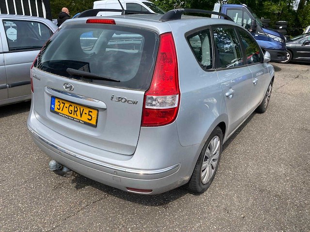 Hyundai - 2008 - i30 cw - 1.6i style - 37-grv-5 - afbeelding 19 van  21