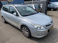 Hyundai - 2008 - i30 cw - 1.6i style - 37-grv-5 - afbeelding 12 van  25