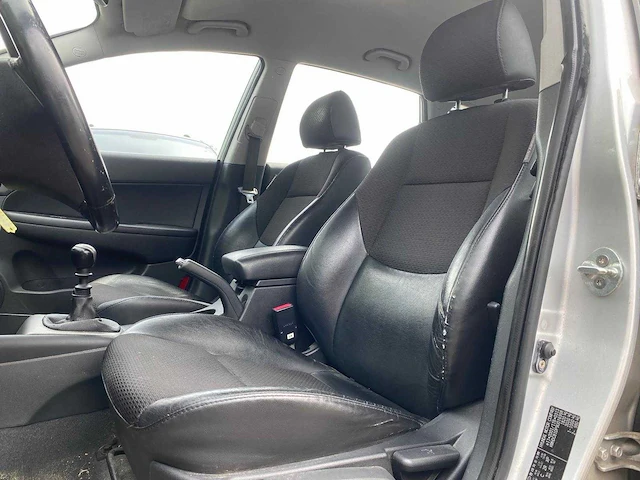Hyundai - 2008 - i30 cw - 1.6i style - 37-grv-5 - afbeelding 25 van  25