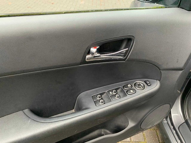 Hyundai - 2008 - i30 cw - 1.6i style - 73-gjp-5 - afbeelding 5 van  17