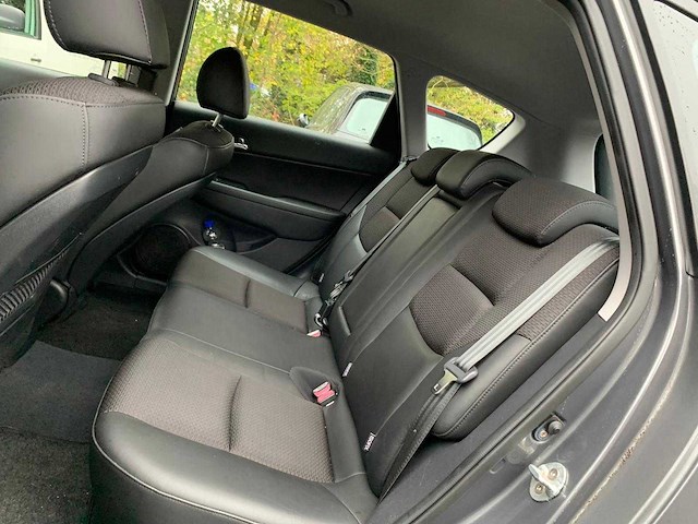 Hyundai - 2008 - i30 cw - 1.6i style - 73-gjp-5 - afbeelding 7 van  17