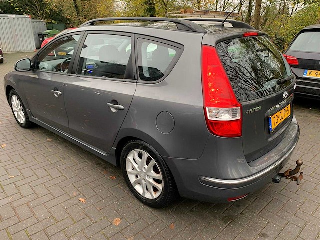 Hyundai - 2008 - i30 cw - 1.6i style - 73-gjp-5 - afbeelding 10 van  17