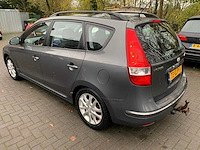 Hyundai - 2008 - i30 cw - 1.6i style - 73-gjp-5 - afbeelding 10 van  17