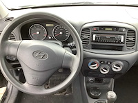 Hyundai - 2009 - accent - personenauto - afbeelding 7 van  22