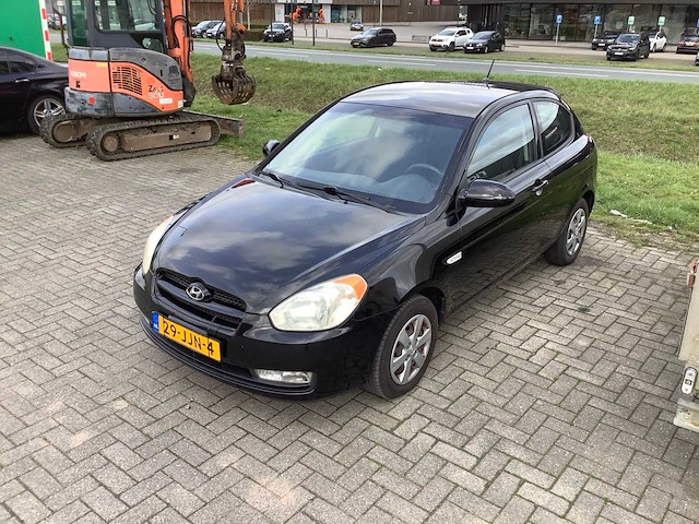 Hyundai - 2009 - accent - personenauto - afbeelding 21 van  22