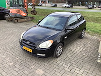 Hyundai - 2009 - accent - personenauto - afbeelding 21 van  22