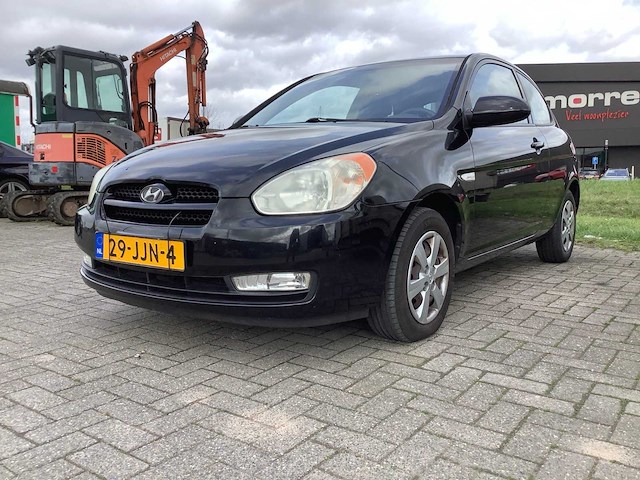 Hyundai - 2009 - accent - personenauto - afbeelding 22 van  22