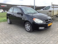 Hyundai - 2009 - accent - personenauto - afbeelding 16 van  22