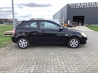 Hyundai - 2009 - accent - personenauto - afbeelding 17 van  22
