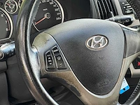 Hyundai - 2010 - i30 - 1.4i blue dynamic - 90-nfs-6 - personenauto - afbeelding 3 van  14
