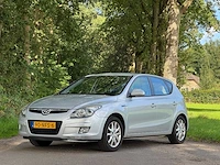 Hyundai - 2010 - i30 - 1.4i blue dynamic - 90-nfs-6 - personenauto - afbeelding 1 van  14