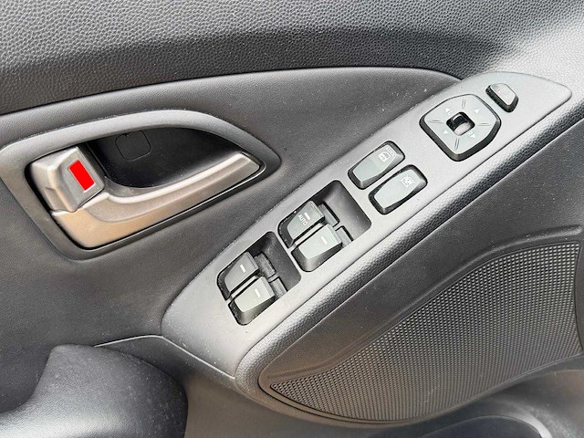 Hyundai - 2010 - ix35 - 2.0i i-catcher - personenauto - afbeelding 7 van  31