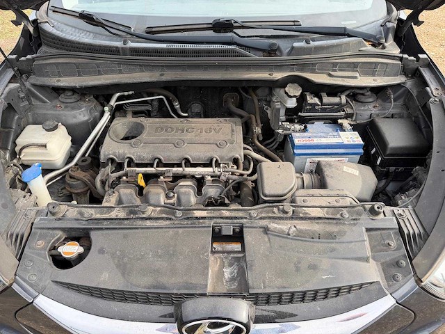 Hyundai - 2010 - ix35 - 2.0i i-catcher - personenauto - afbeelding 21 van  31