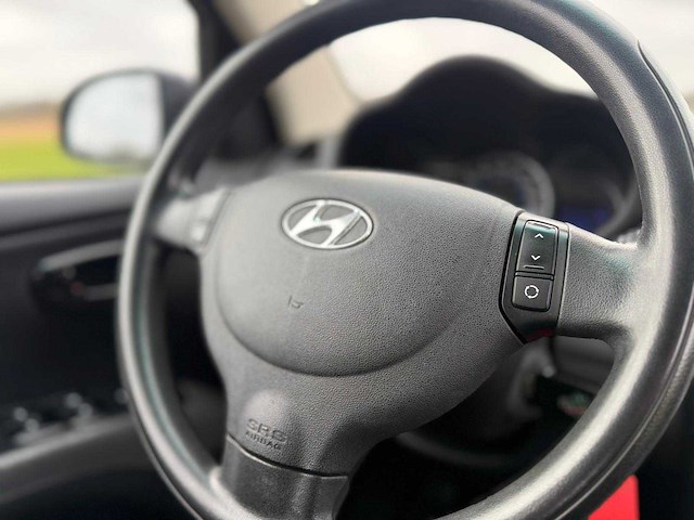 Hyundai - 2011 - i10 - 1.2 i-motion cool - 73-pjn-4 - afbeelding 2 van  13