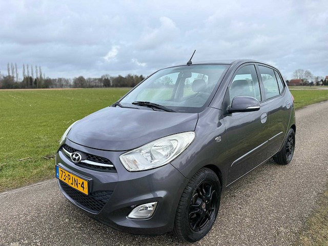 Hyundai - 2011 - i10 - 1.2 i-motion cool - 73-pjn-4 - afbeelding 1 van  13