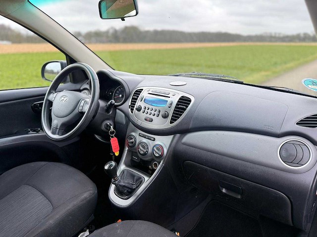 Hyundai - 2011 - i10 - 1.2 i-motion cool - 73-pjn-4 - afbeelding 13 van  13