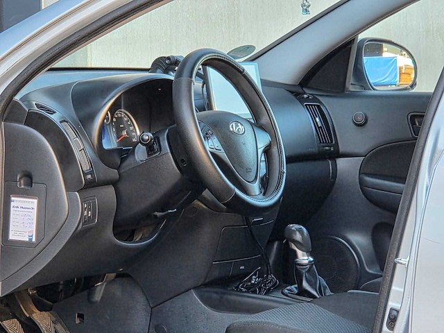 Hyundai - 2011 - i30 cw - 1.4i i-drive cool - 35-rfs-5 - afbeelding 2 van  23