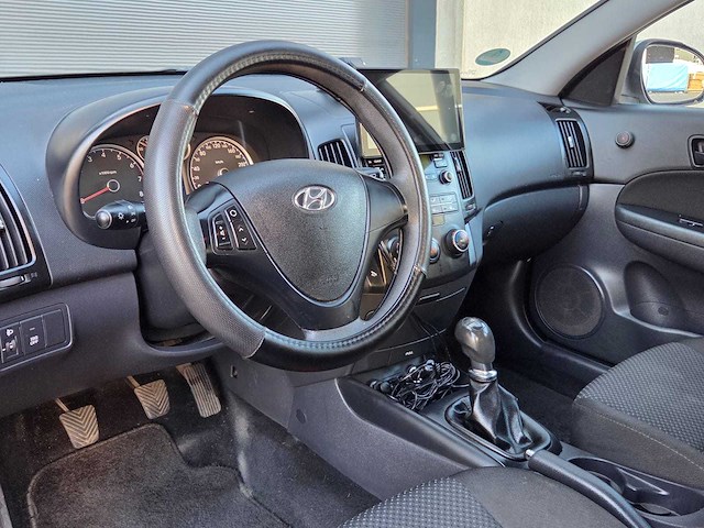 Hyundai - 2011 - i30 cw - 1.4i i-drive cool - 35-rfs-5 - afbeelding 3 van  23